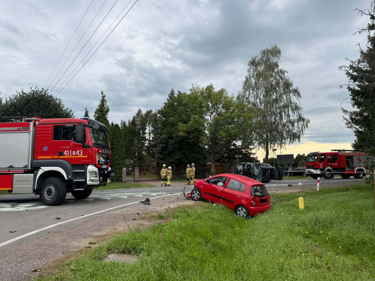 wypadek pod Ciechanowem samochód w rowie
