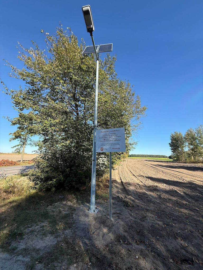 lampy solarne na terenie gminy Ojrzeń (fot. UG Ojrzeń)