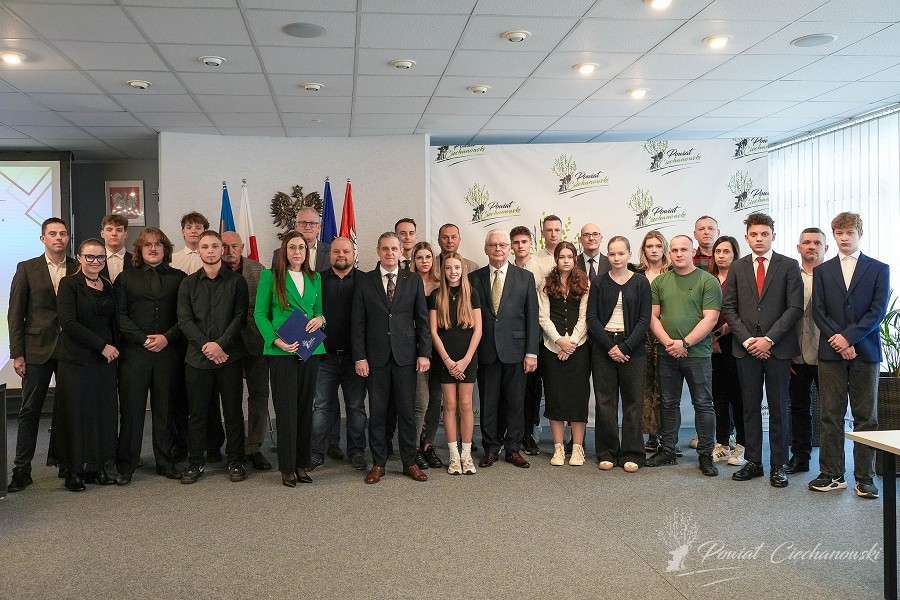 Starostwo nagrodziło sportowców… z wyjątkiem tych kopiących piłkę