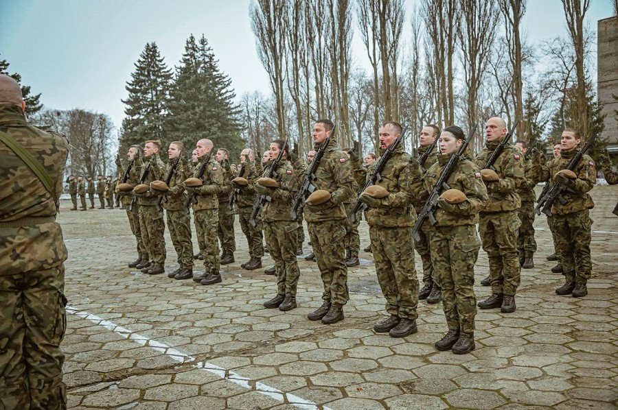 przysięga wojskowa, koszary, żołnierze