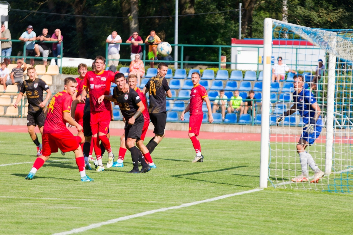 Płońszczanie wygrywają z MKS Ciechanów po golu w doliczonym czasie