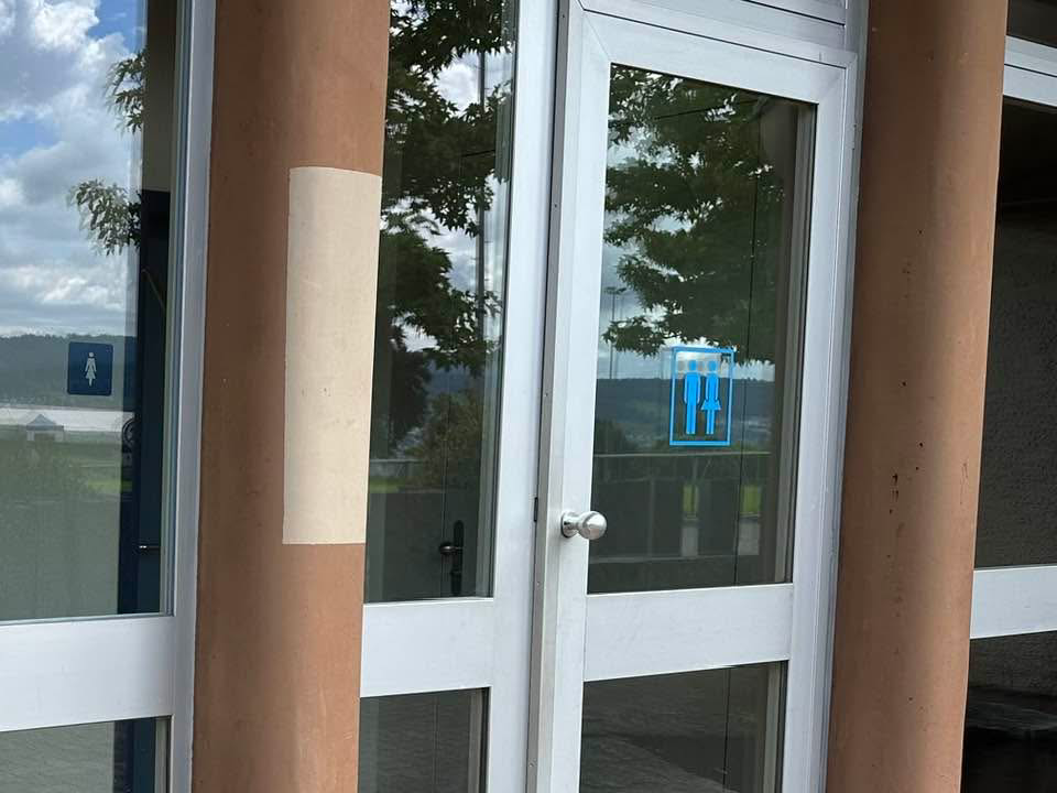 W krzaczkach, w zaułkach, na ustroniu... Jak załatwić toaletowy problem?