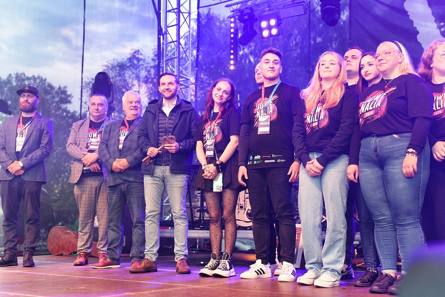 Studenci przejęli Ciechanów. Tłumy na juwenaliach pod zamkiem [zdjęcia]