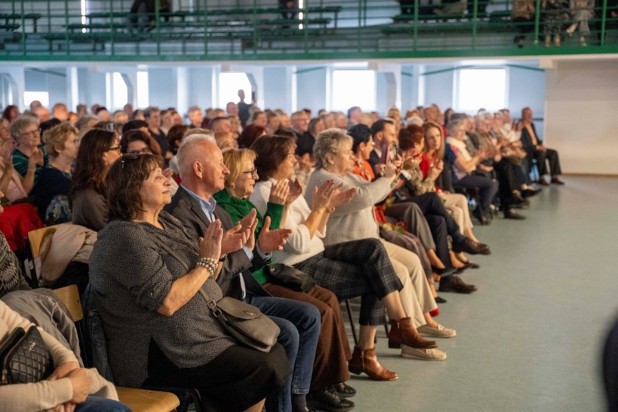Senioralny Dzień Kobiet w Ciechanowie. Występy, kabaret i dużo humoru