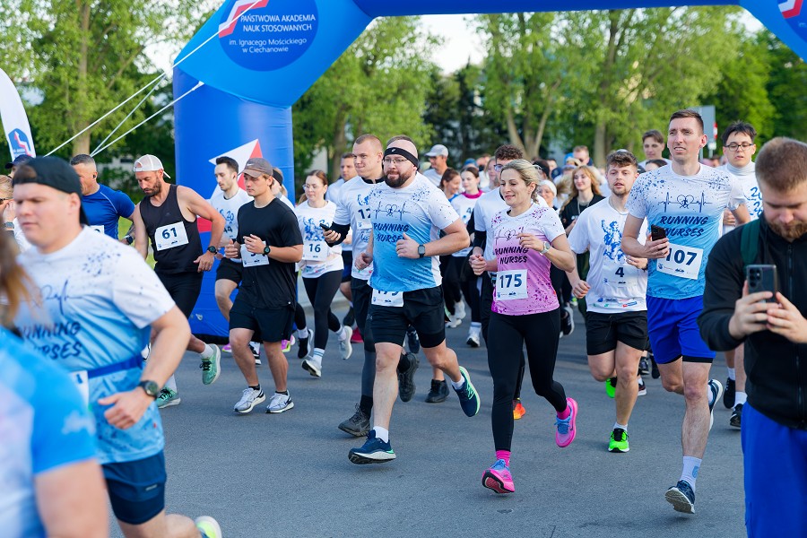 Sportowe otwarcie Juwenaliów w Ciechanowie. Mecz, bieg i emocje pod zamkiem [zdjęcia]