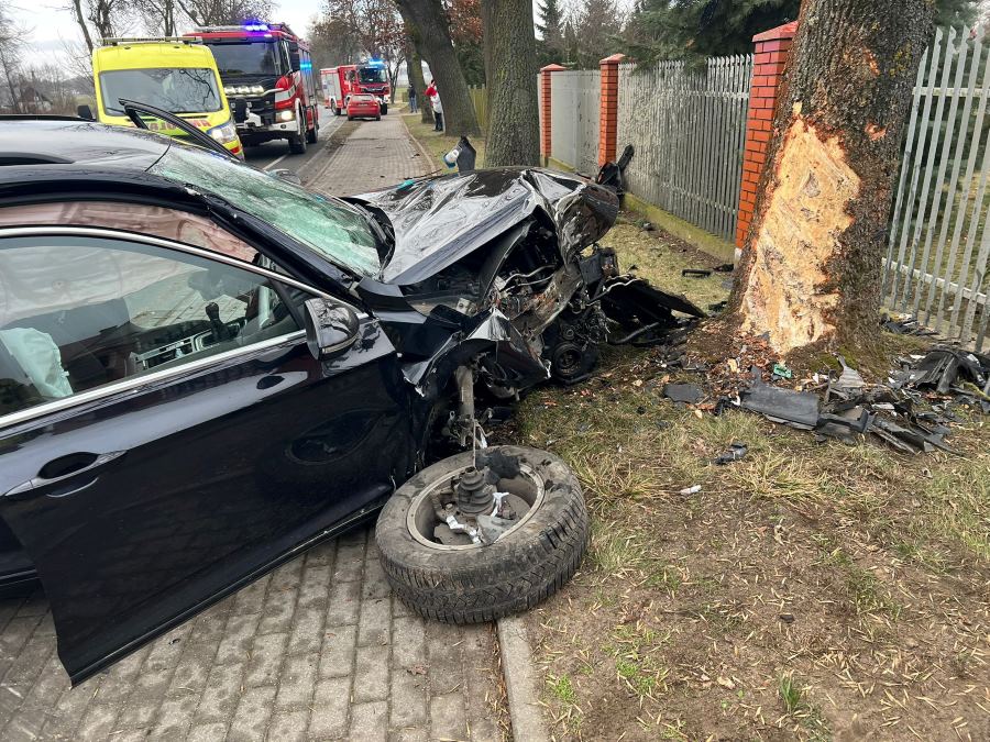 Wypadek pod Ciechanowem. Jedna osoba w szpitalu