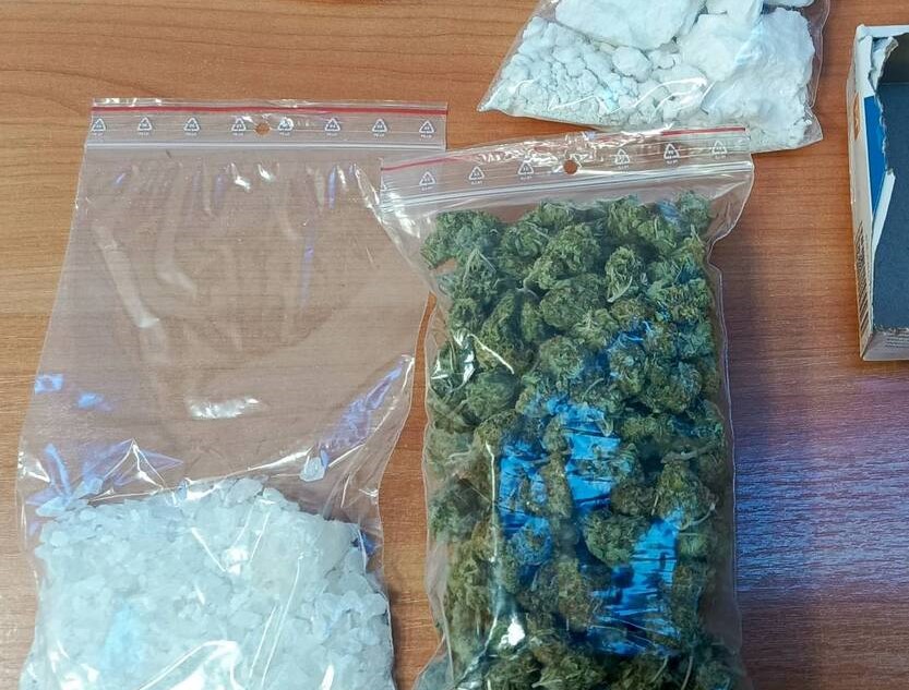 Wpadł z kilogramem narkotyków w aucie i w domu
