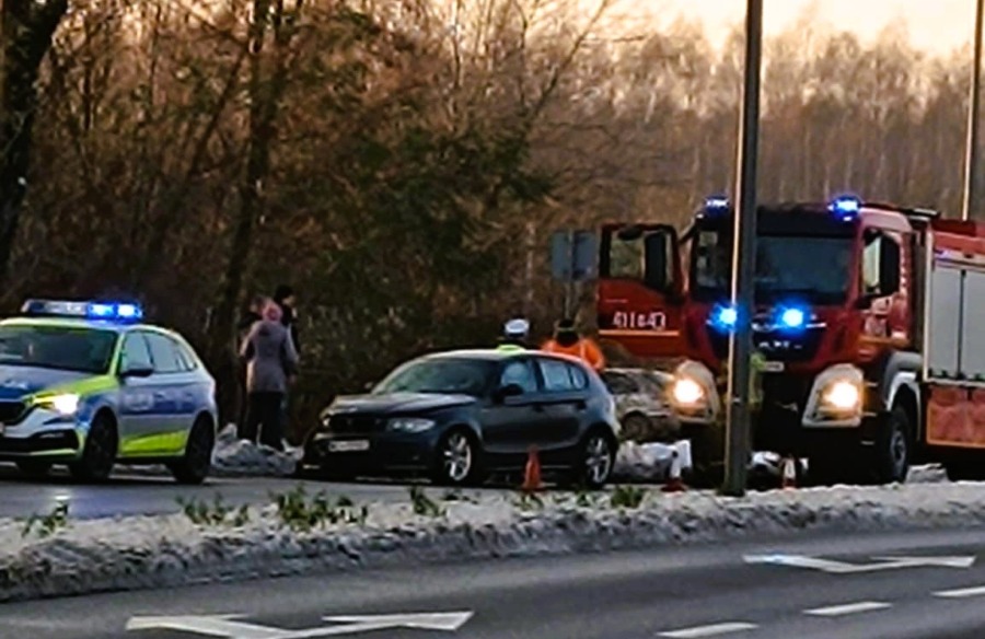 Na ulicy Niechodzkiej w Ciechanowie zderzyły się samochody 