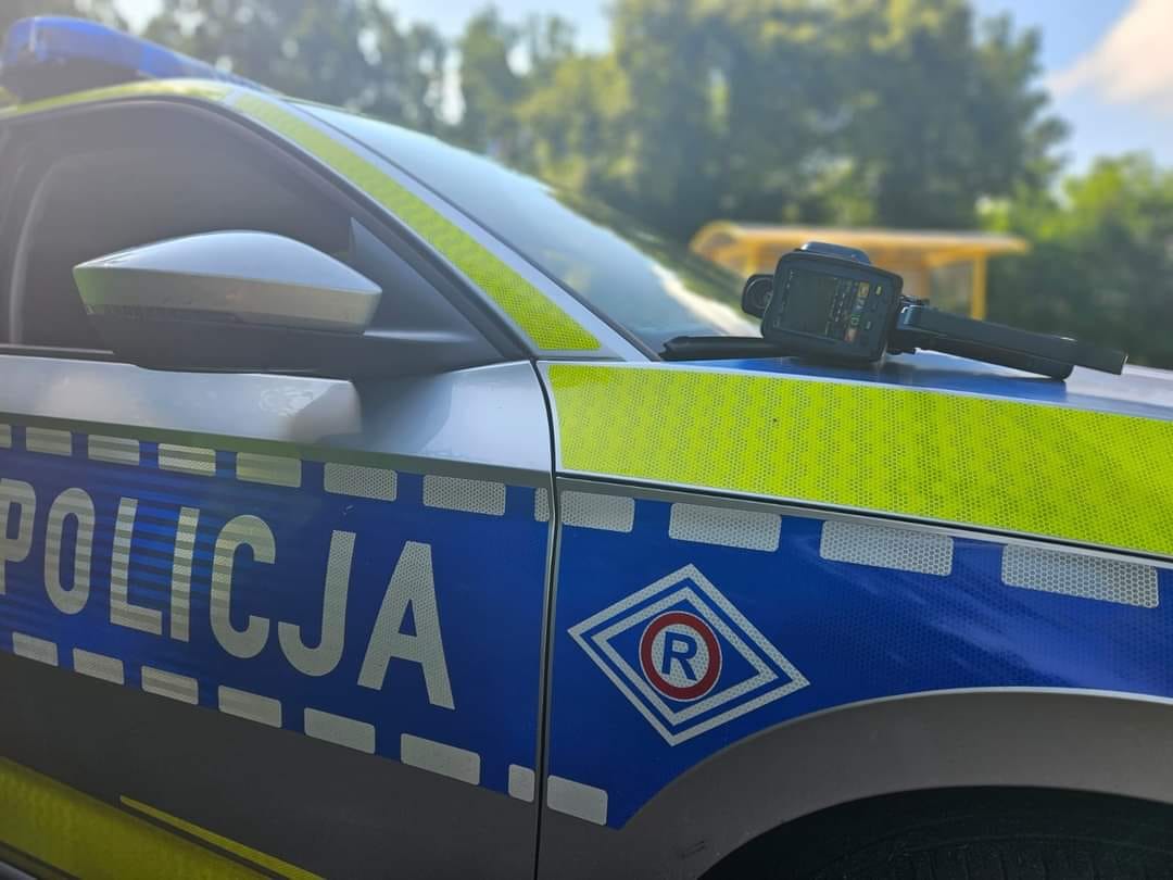 Uciekał przed policją, porzucił auto i próbował zniknąć pieszo