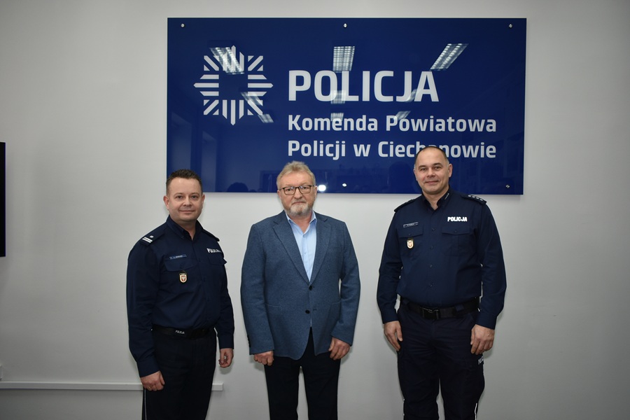 Na emeryturę po trzech dekadach pracy.