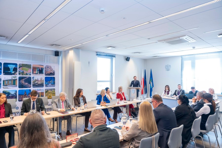 Prezydent Ciechanowa z absolutorium i wotum zaufania. Budżet 2025 z nadwyżką