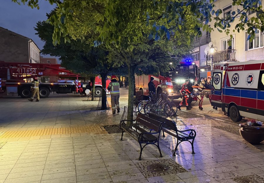 Strażacy musieli użyć łomu, aby wejść do mieszkania