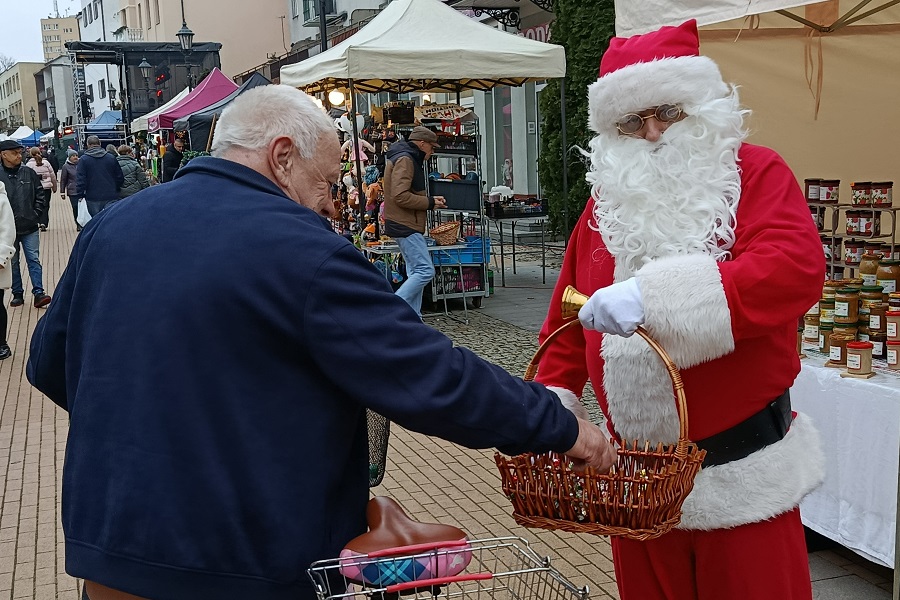 Za nami pierwszy dzień ciechanowskiego jarmarku [ZDJĘCIA]