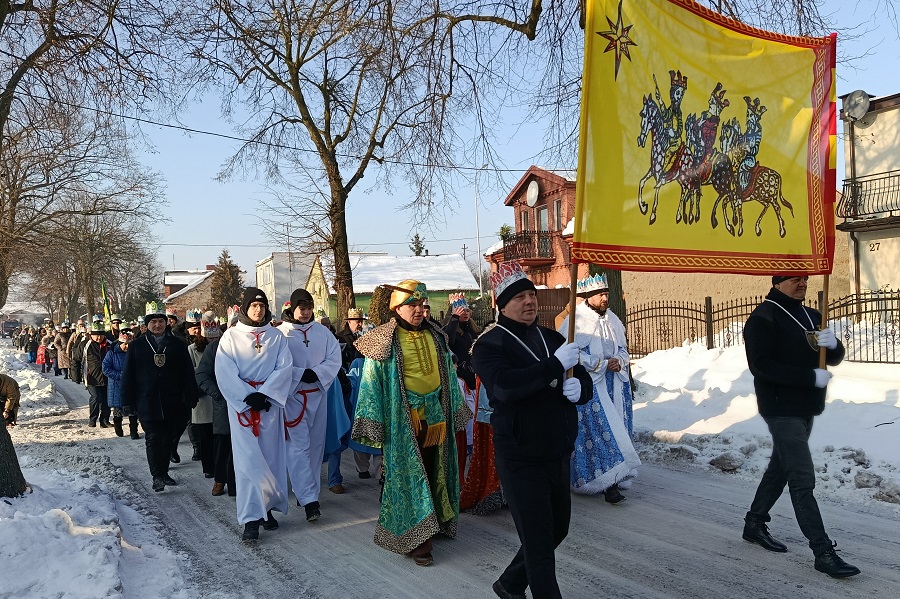 Orszak Trzech Króli po raz drugi w Glinojecku [ZDJĘCIA]