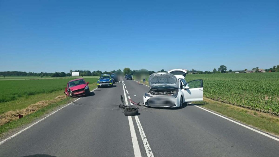 Groźny wypadek na drodze krajowej. Trzy osoby poszkodowane