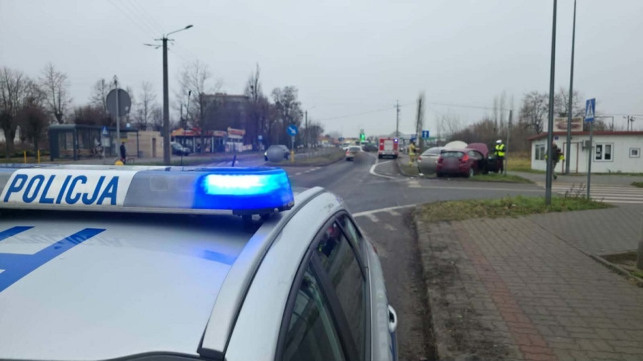 Zderzenie na skrzyżowaniu. Jedna osoba trafiła do szpitala