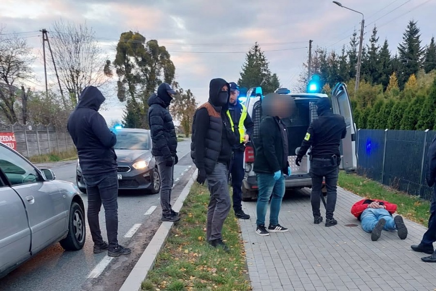 Wspólna akcja policjantów z Makowa i Ciechanowa. Zabezpieczono 4,5 kg narkotyków