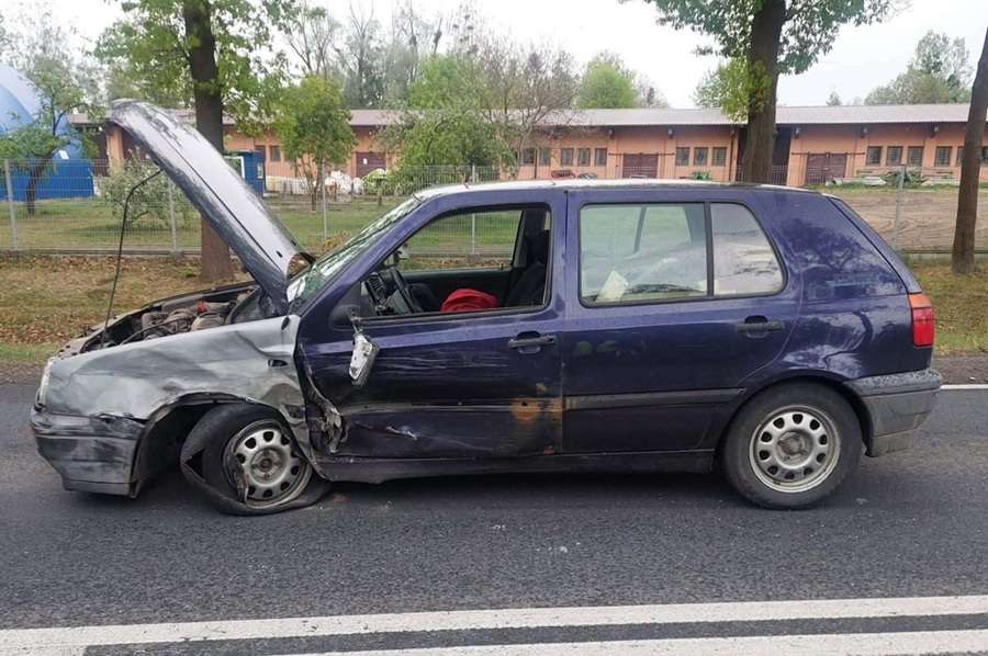 Z nieustalonych przyczyn zjechał na przeciwległy pas