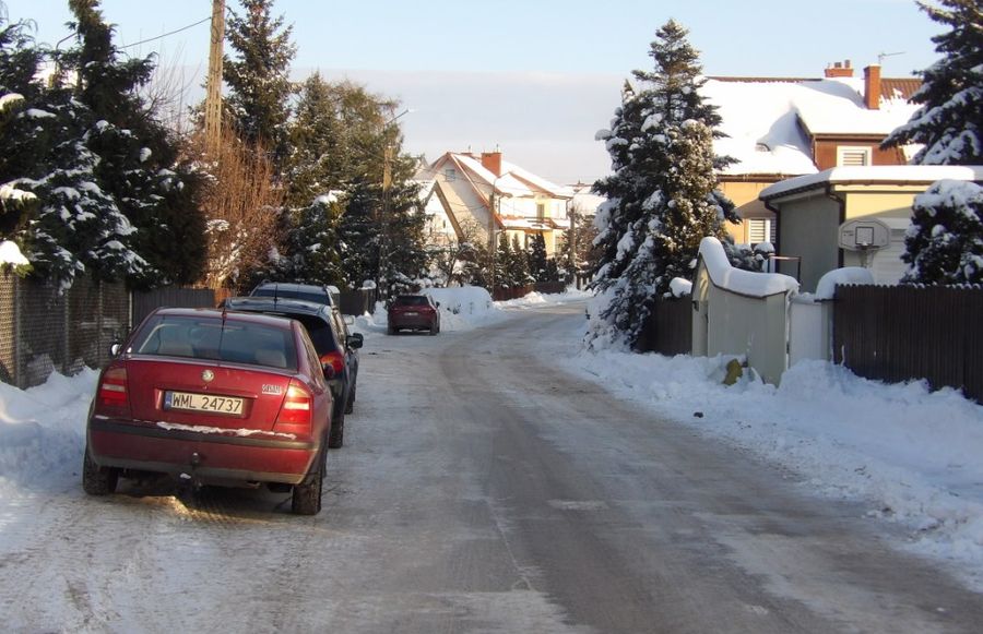 Drogi przejezdne, ale odwilż może być groźna. Służby apelują o ostrożność i pomoc potrzebującym