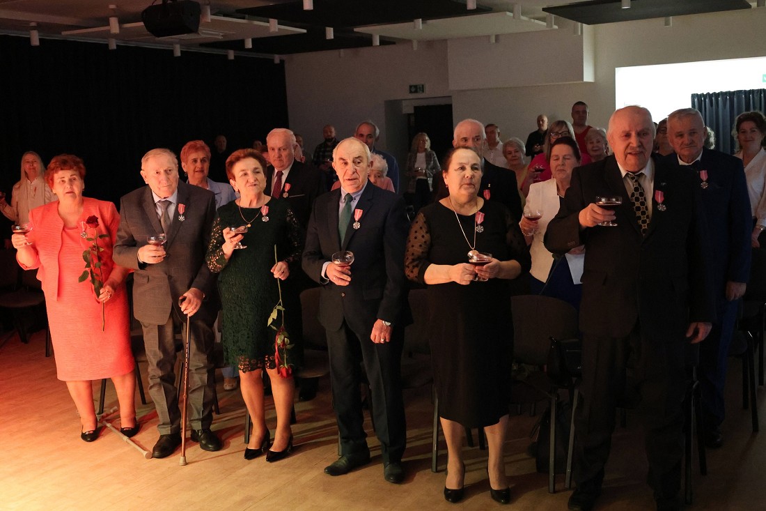 Medale za długoletnie pożycie małżeńskie wręczone w Mławie