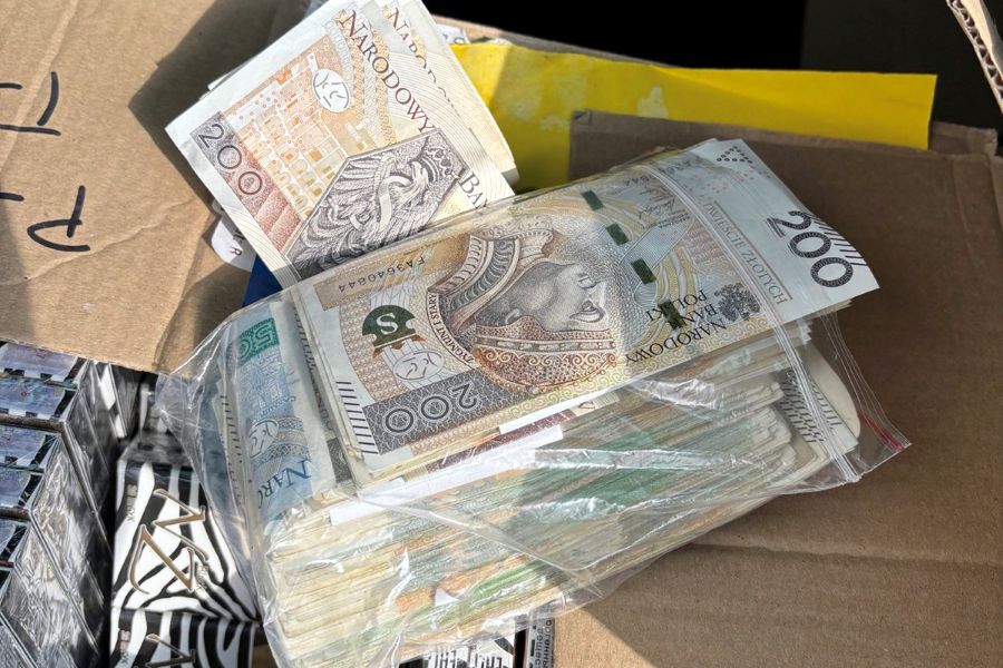 Zabezpieczyli gotówkę i towar o wartości blisko pół miliona złotych