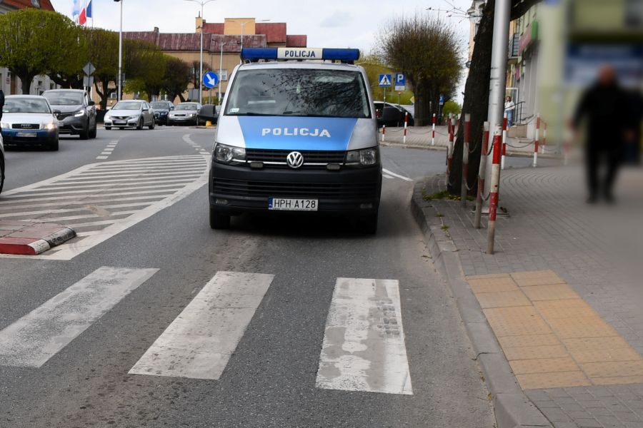 Dwie nastolatki potrącone na przejściu