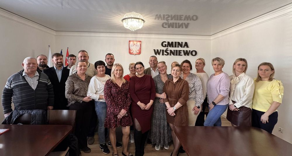 Sołtys w spódnicy trzyma władzę. Dlaczego męzczyźni oddają stery na wsi?