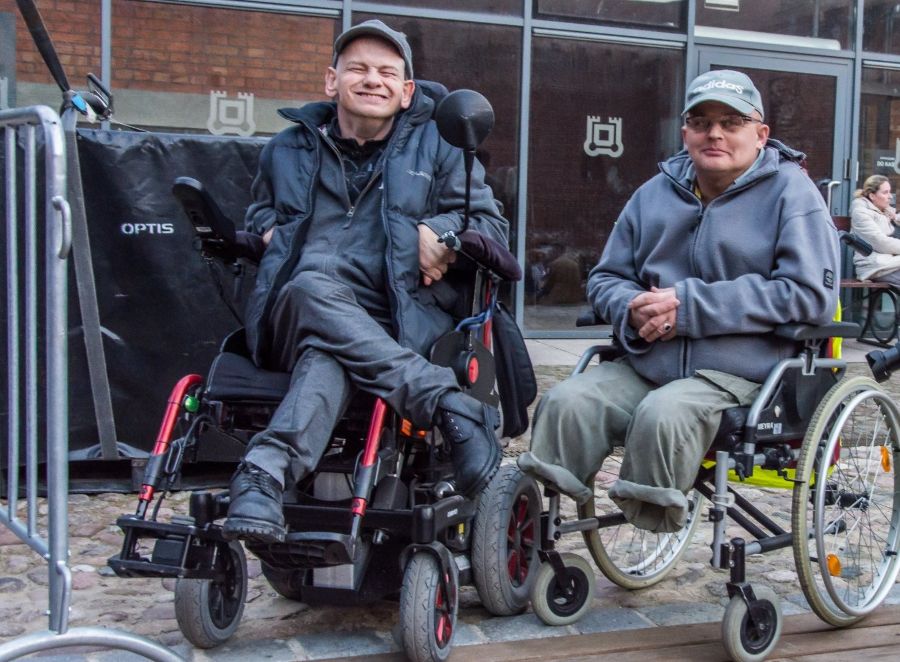 Łukasz prosi o wsparcie dla przyjaciela. Chce uwolnić go od bólu