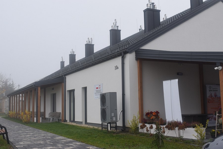 Dawna szkoła zyskała nowe życie. Powstała Wspomagana Społeczność Mieszkaniowa