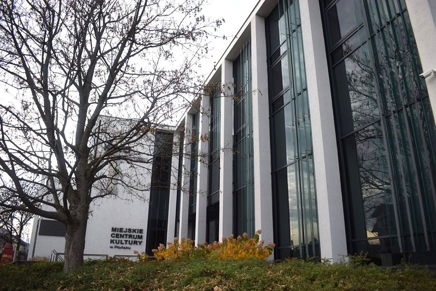 Odkryj obrazy Jerzego Jasińskiego w MCK w Płońsku 