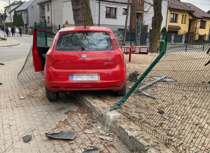 Płońska policja podsumowuje świąteczny okres: 10 zdarzeń drogowych i 2 pijanych kierowców 