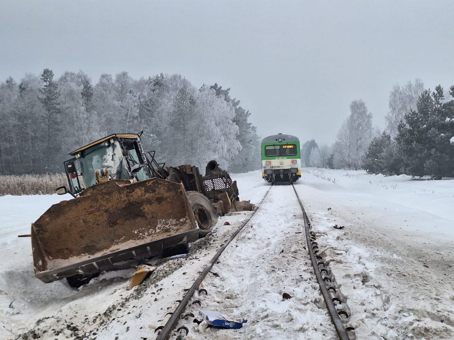 Zderzenie szynobusa z koparką. Zginął kierowca koparki 