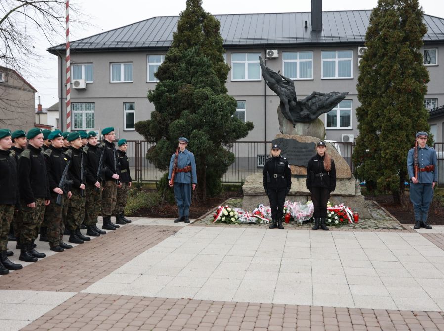 Raciąż uczcił 107. rocznicę odzyskania niepodległości. Oficjalne obchody i bieg - 600 m na 600-lecie miasta 