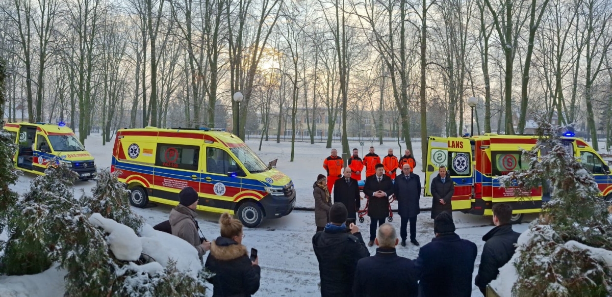 Zakupy za 16 mln zł: nowe karetki i specjalistyczny sprzęt