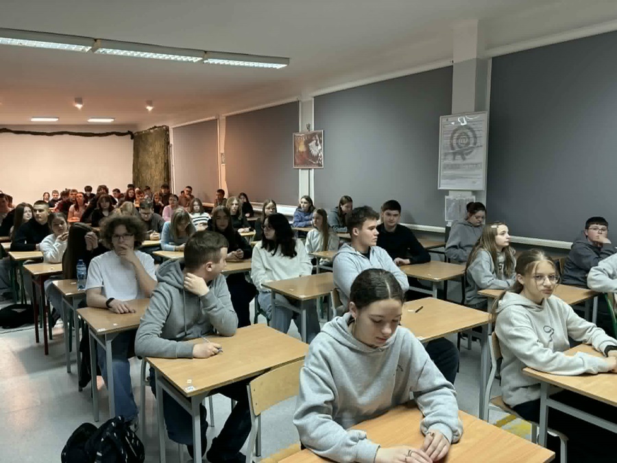 W szranki konkursowe stanęło ponad 70 uczniów.