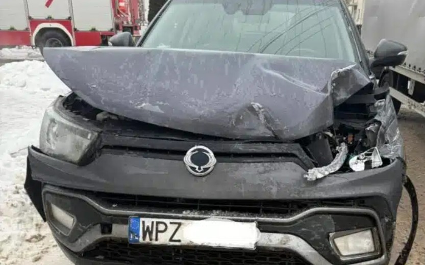 Kolizja na skrzyżowaniu ul. Miłej i Słonecznej w Przasnyszu. Interweniowała straż pożarna