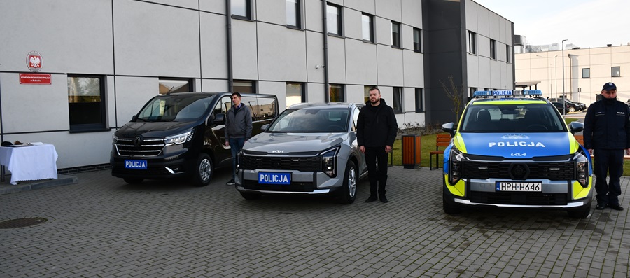 Pułtuska policja ma nowe radiowozy