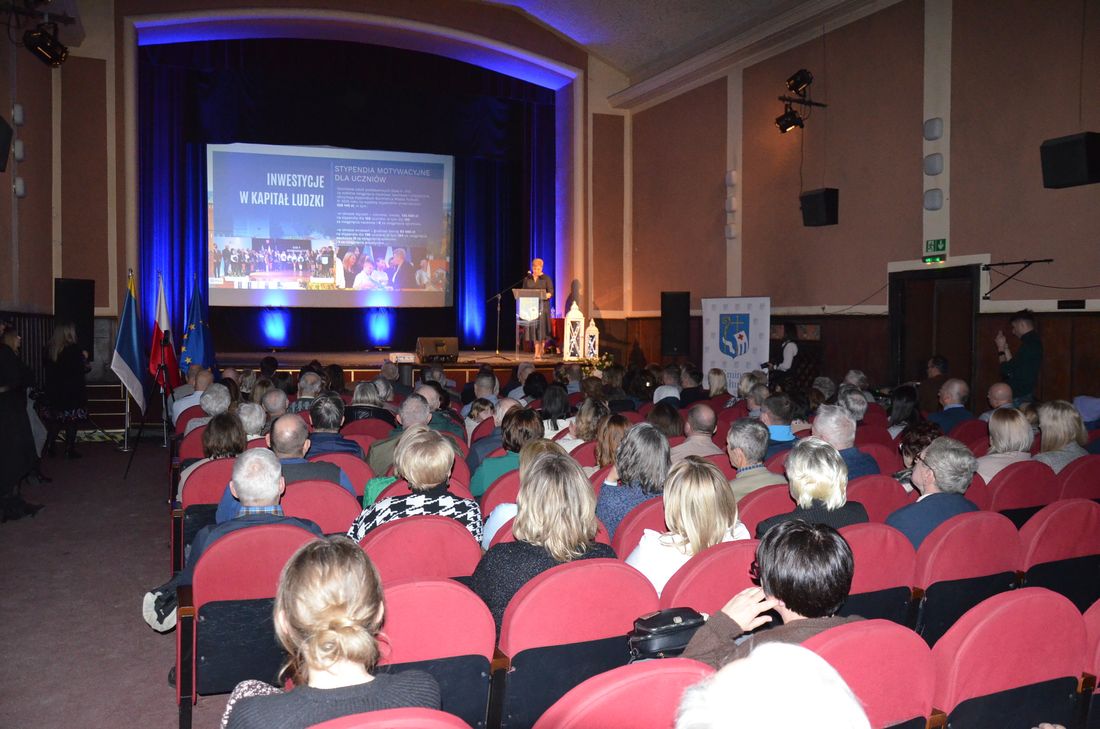Mniej ślubów, miliony na inwestycje. Burmistrz rozlicza rok