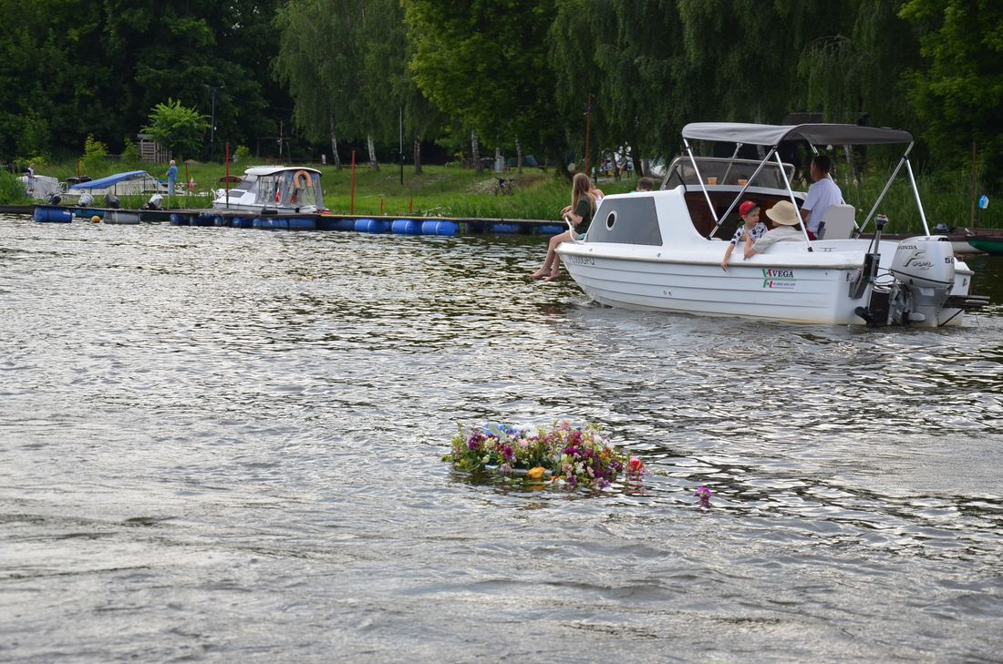 Błogosławieństwo wody, parada łodzi i koncerty. Wianki nad Narwią w Pułtusku