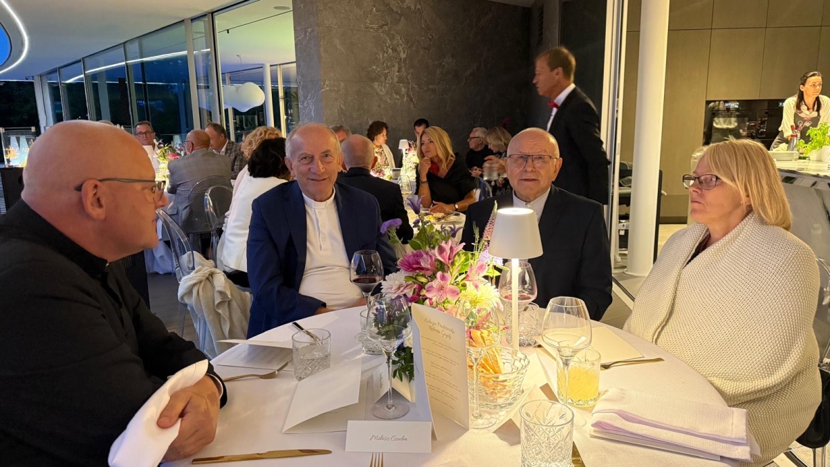 Od lewej: Jarosław Arbat, Wiesław Kosek, Józef Langfort, Małgorzata Charmoniuk Od lewej: Jarosław Arbat, Wiesław Kosek, Józef Langfort, Małgorzata Charmoniuk